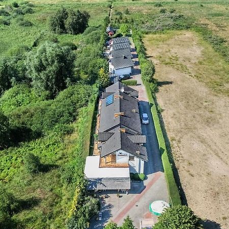 Appartement Osrodek Wypoczynkowy Swallow à Grzybowo  Extérieur photo