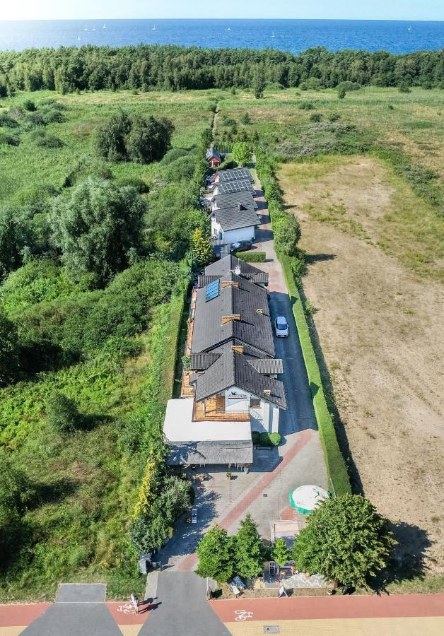 Appartement Osrodek Wypoczynkowy Swallow à Grzybowo  Extérieur photo