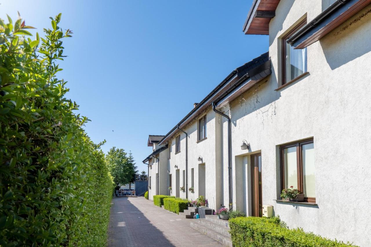 Appartement Osrodek Wypoczynkowy Swallow à Grzybowo  Extérieur photo